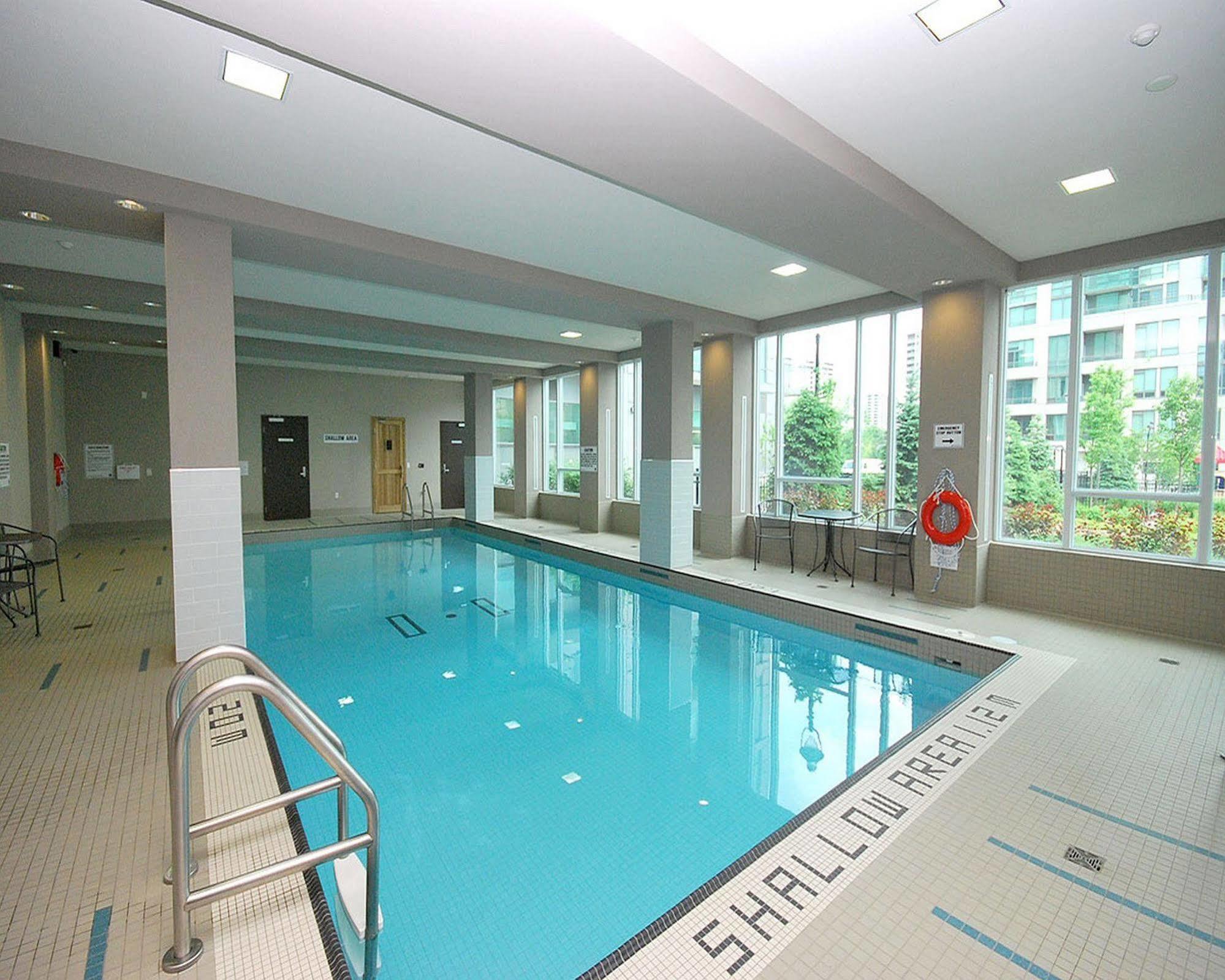 Maplewood Furnished Suites Mississauga Eksteriør bilde